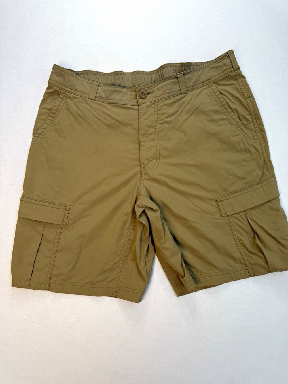 REI Co-op Men’s Beige Cargo Shorts Waist 36 7 In Inseam Pockets Button Logo